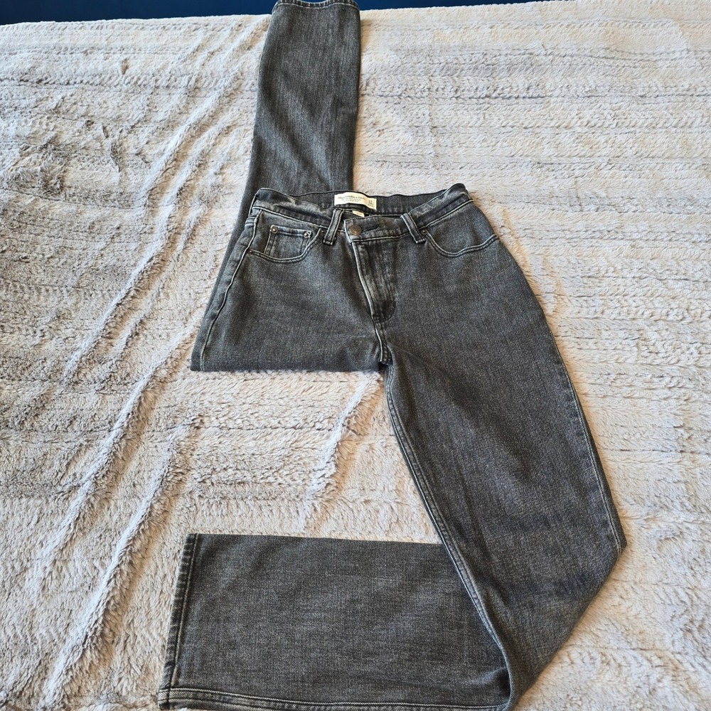 Abercrombie & Fitch Curve Love 90s Slim Straight Ultra High Rise Jeans 24 00s